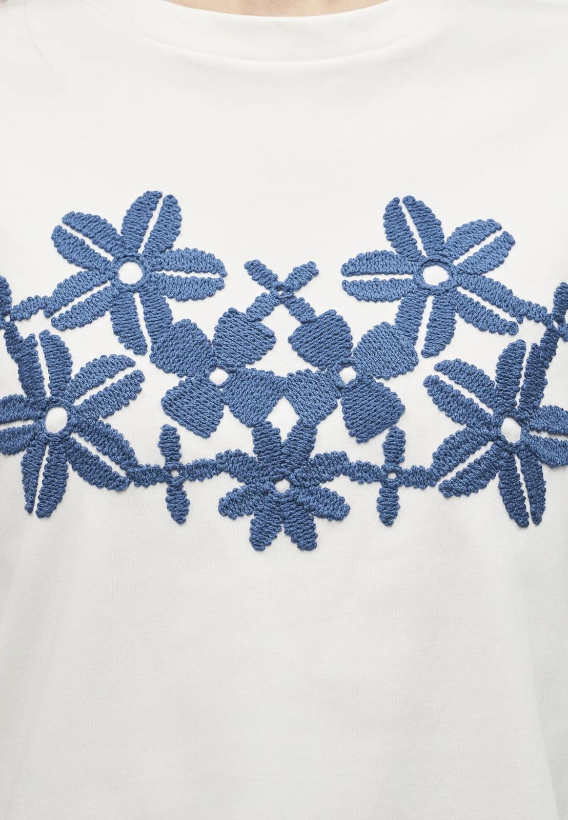 WEEKEND T-shirt Weekend donna 2615941112600 003 Sabato a punto interlock con ricami fiori Blu Bianco<BR/> 2615941112600 003 