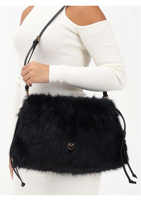 Borsa Pinko donna 105909A2VZZ99Q Maxi Clutch in eco pelliccia Nera PINKO | Borse | 105909A2VZZ99Q