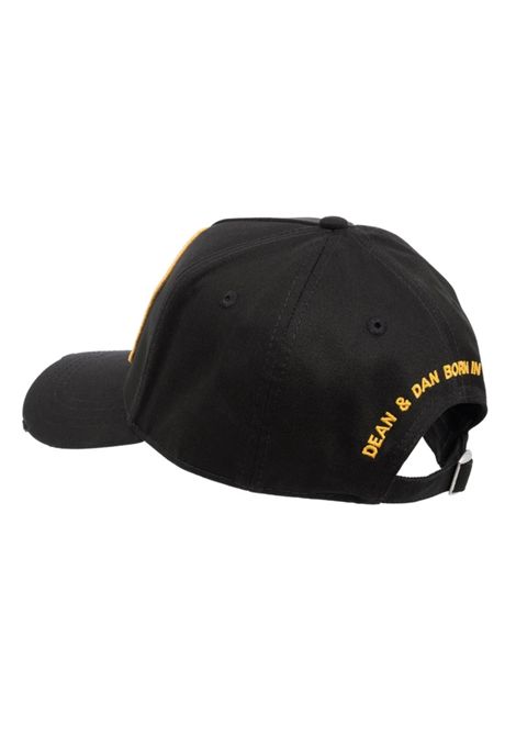 Cappello Dsquared2 uomo BCM401105C000012124 nero patch flag canada DSQUARED2 | Cappelli | BCM401105C000012124